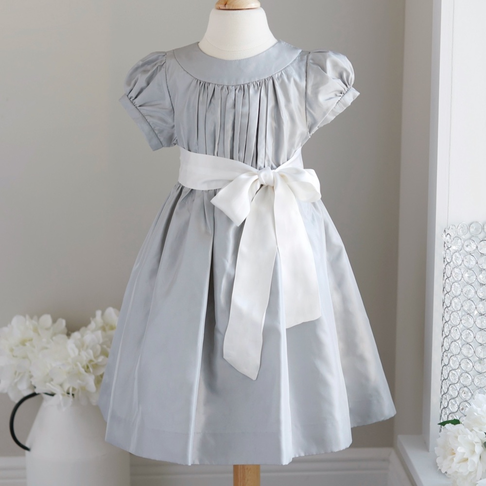 Strasburg Dress Silver Taffeta w/ Sash Size 5 Special Occasion Flower Girl NWOT